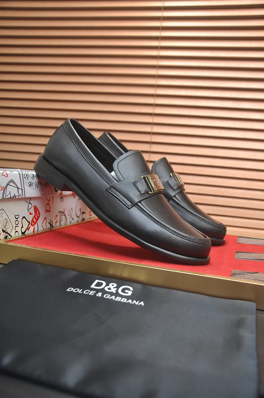 Men's men's shoes 💰540💶🌲 DG top 🔍🔍Men's new leather shoes 🚹 are on sale at the same time at the counter ⚠The uppers are imported cowhide from Italy, the entire imported cowhide lining, imported accessories 💪💪, completely 1⃣️ vs 1⃣️ replica 🇮 🇹💪💪, ⚠Sole: The original sole is specially provided by the original factory, the exclusive movable molded sole is super comfortable, ⚠The original factory follows the order, 🔍🔍high quality, you can enter and exit the counter at will, welcome to compare ⚠Size: 38-44 (45 customized)